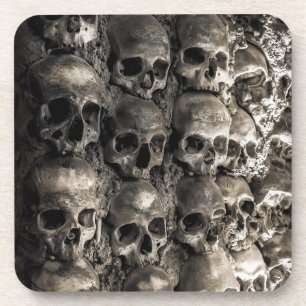 Muur vol met Botten en schedels in de botkapel Onderzetter