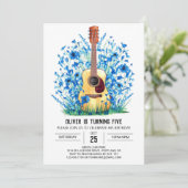 Muzikant's Whimsical Guitar Boy Verjaardag Kaart (Staand voorkant)