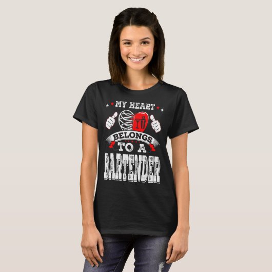 My Heart Belongs To A Bartender Valentine Day T-shirt (Voorkant volledig)