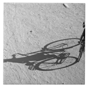 Myamar, Bagan, Jongen rijdt op een enorme fiets en Tegeltje