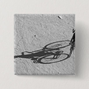 Myamar, Bagan, Young boy die een enorme fiets heef Vierkante Button 5,1 Cm