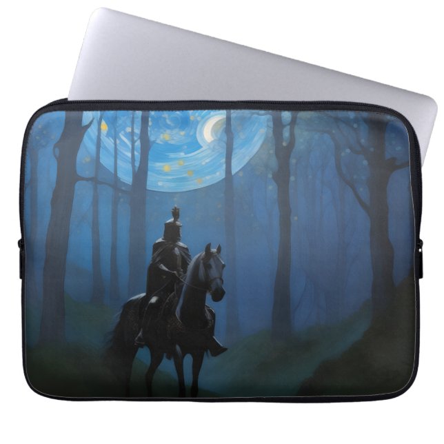Mysterieuze Black Knight in het Moonlit Bos Laptop Sleeve (Voorkant)