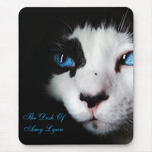 Mysterious Blue Eyed Tuxedo Cat MousePad Muismat (Voorkant)