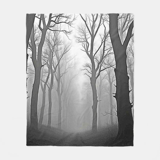 Mysterious Foggy Forest Path Fleece Deken (Voorkant)