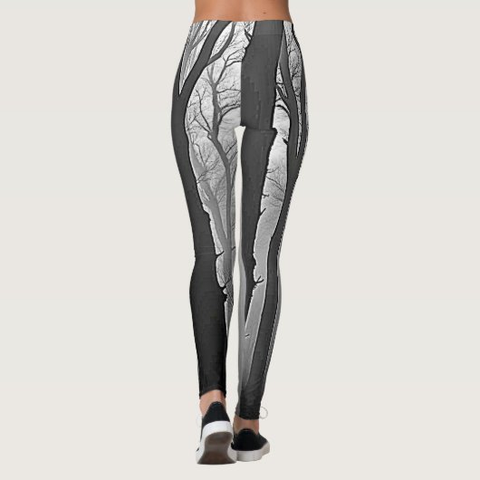Mysterious Foggy Forest Path Leggings (Achterkant)