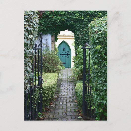 Mysterious open gateway briefkaart (Voorkant)