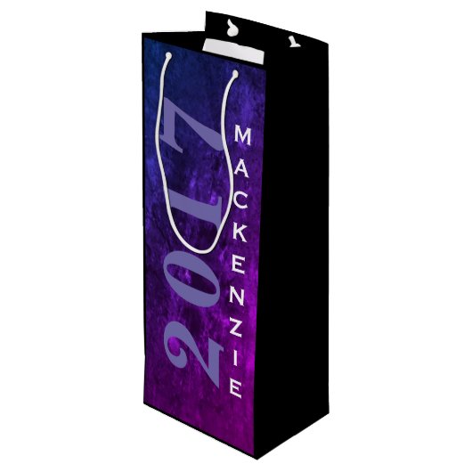 Mystic-Topaz Afstudeerder | Jaar Blauw Roze Paarse Wijn Cadeautas (Achterkant Gekanteld)