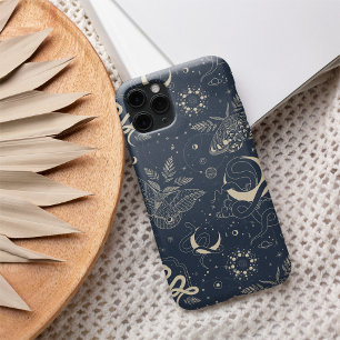Mystical Celestial Night Moth & Serpent Pattern iPhone 16 Hoesje