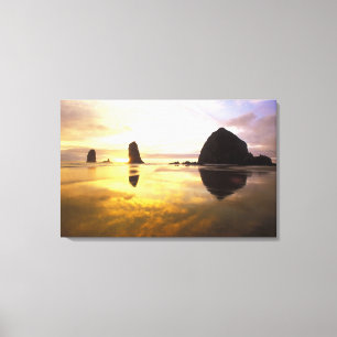 N.A., VS, Oregon, Zonsondergang bij Cannon Beach m Canvas Afdruk