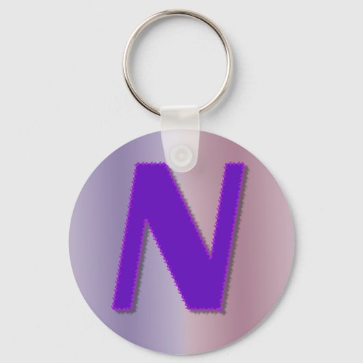 N paarse monogram sleutelhanger (Voorkant)
