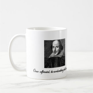 Na de cafeïne begint de vermelding koffiemok