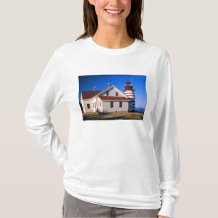 NA, VS, Maine. West Quoddy vuurtoren nabij T-shirt