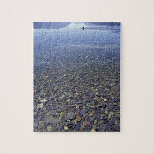 NA, VS, Montana, Glacier NP Rocks in Lake Legpuzzel