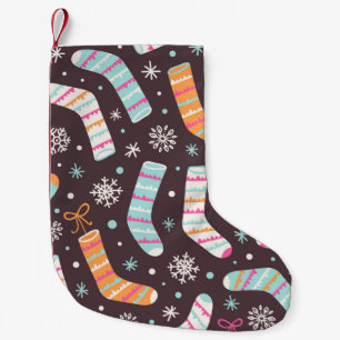 Naadloos illustratiepatroon met kerstsokken kleine kerstsok