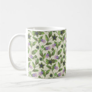 Naadloos patroon met bloemen van belladonna. Een s Koffiemok