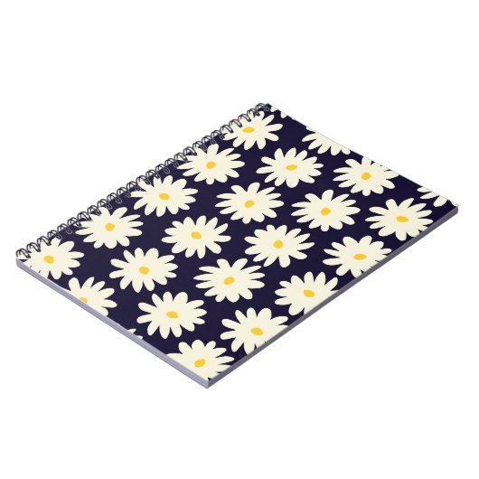 Naadloos patroon met handgetekende bloemen in crèm notitieboek (Linkerzijde)