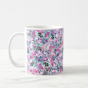 Naadloos patroon van paarse bloemen en bessen,blu koffiemok