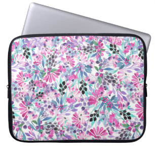 Naadloos patroon van paarse bloemen en bessen,blu laptop sleeve
