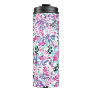 Naadloos patroon van paarse bloemen en bessen,blu thermosbeker