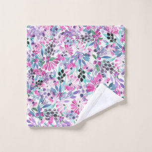 Naadloos patroon van paarse bloemen en bessen,blu washandje