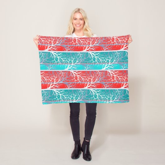 Naadloze abstracte bomen vertakken de blauwe rode  fleece deken (In situ)