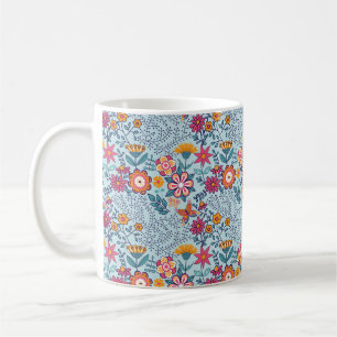 Naadloze textuur met bloemen en vlinders. Einde Koffiemok