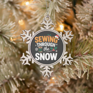 Naaien door de Sneeuw Grappige Kerstdeken Tin Sneeuwvlok Ornament