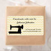 Naaimachine met grote etiketten (Insitu)