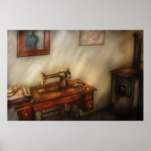 Naaimachine - naaien in een luie kamer poster