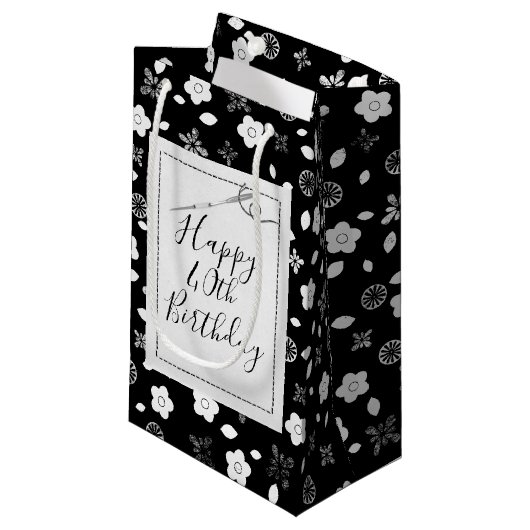 Naald voor 40e verjaardag klein cadeauzakje (Voorkant Gekanteld)