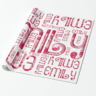 Naam Emily Cute Pink Love Heart Kiss Typografie Cadeaupapier