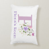 Naam en Initiaal op een Floral Design. Accent Kussen (Achterkant (Verticaal))
