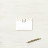 Naam en monogram van Cream Chevron Post-it® Notes (Op bureau)