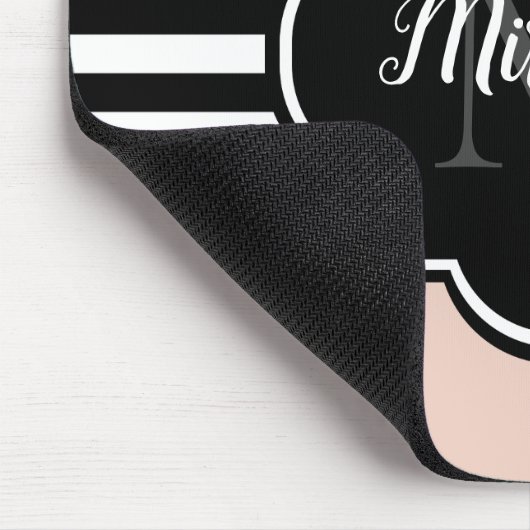 Naam en monogram van grafische roze en zwarte bred muismat (Hoek)