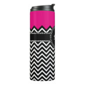 Naam en monogram warm roze en zwart Chevron Thermosbeker (Gedraaid links)