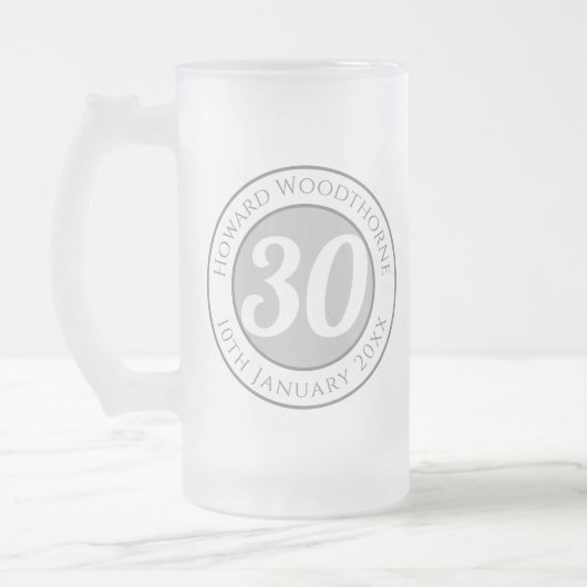 Naam, leeftijd en datum op een 30e verjaardag matglas bierpul (Links)