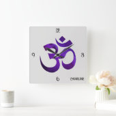 Naam op Paarse Ruimte OM Symbool 10.75-in Vierkante Klok (Huis)