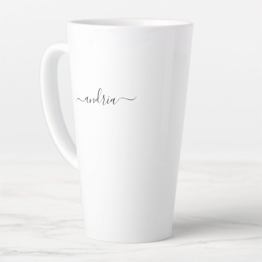 Naam personaliseren in zwart script latte mok (Linkerhoek)