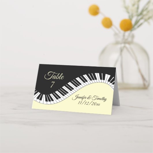 Naam piano-toetsenbord Datum Datumnummer Gele muzi (Voorkant)