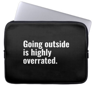 Naar buiten gaan is sterk overschatte basic coole laptop sleeve