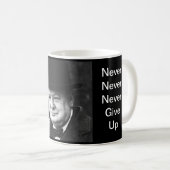 N'abandonnez jamais - la tasse de Churchill (Devant droit)