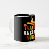 Nacho Infirmière Moyenne Mug café à deux tons (Devant gauche)