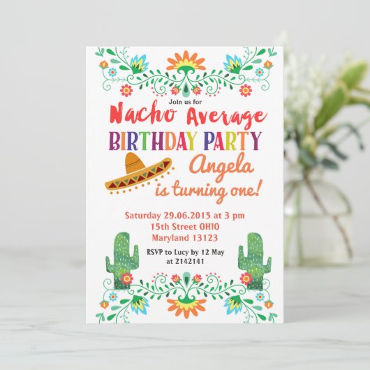 Nacho Moyenne Anniversaire Fête Invitation (Debout devant)