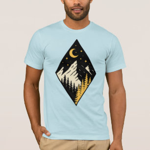 Nachtelijke Berg Dennenbomen Kunst T-shirt