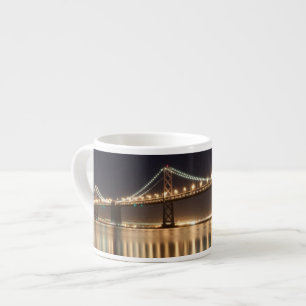 Nachtreflecties op de brug over de Oakland Bay. Espresso Kop