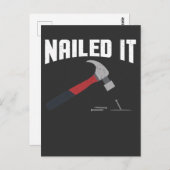 Nailing Het is grappige hamer en nagelhoutwerker G Briefkaart (Voorkant / Achterkant)