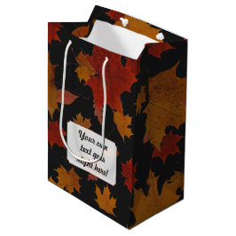 Najaarsbladeren met aangepaste kleuren en tekst medium cadeauzakje