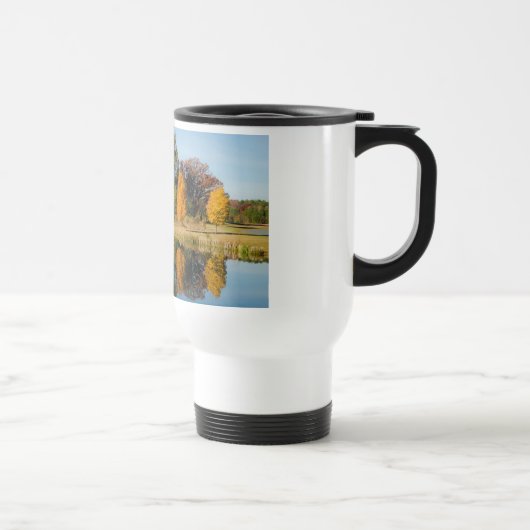 Najaarsreflectie op de naald reisbeker (Rechts)