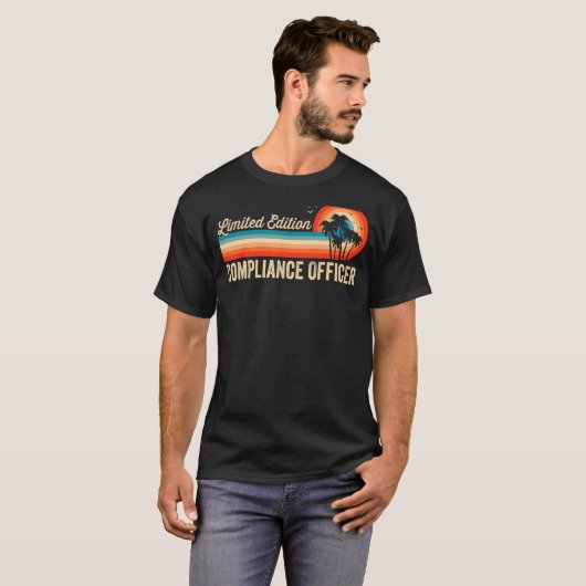 Nalevingsfunctionaris Birthday Retro Mannen Pap T-shirt (Voorkant volledig)