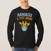 Namaste 6 voet weg Giraffe Facemask Social Dista T-shirt (Voorkant)
